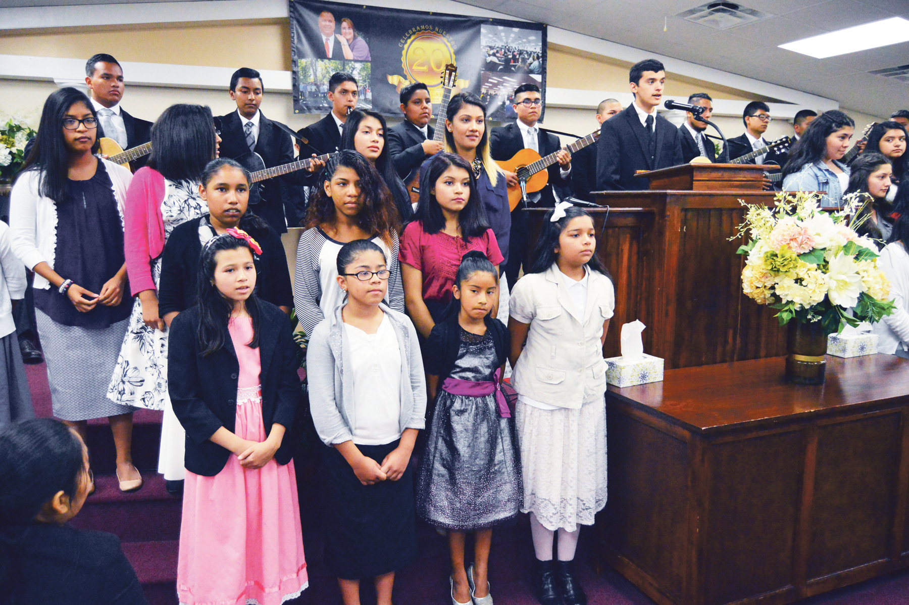 Iglesia Bautista Puerta Abierta celebró 20 años de servicio Qué Pasa