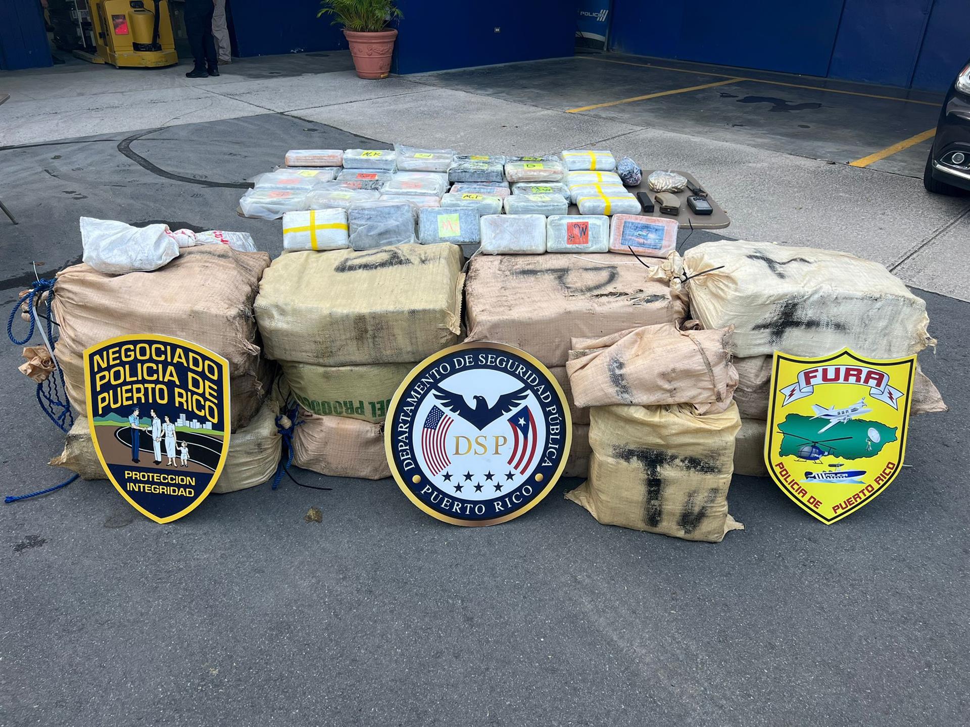 Incautan una carga de cocaína valorada en diez millones de dólares en Puerto Rico | Qué Pasa