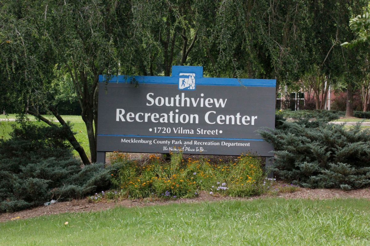 ¡El Centro Recreativo de Southview tiene mucho que ofrecer! Qué Pasa