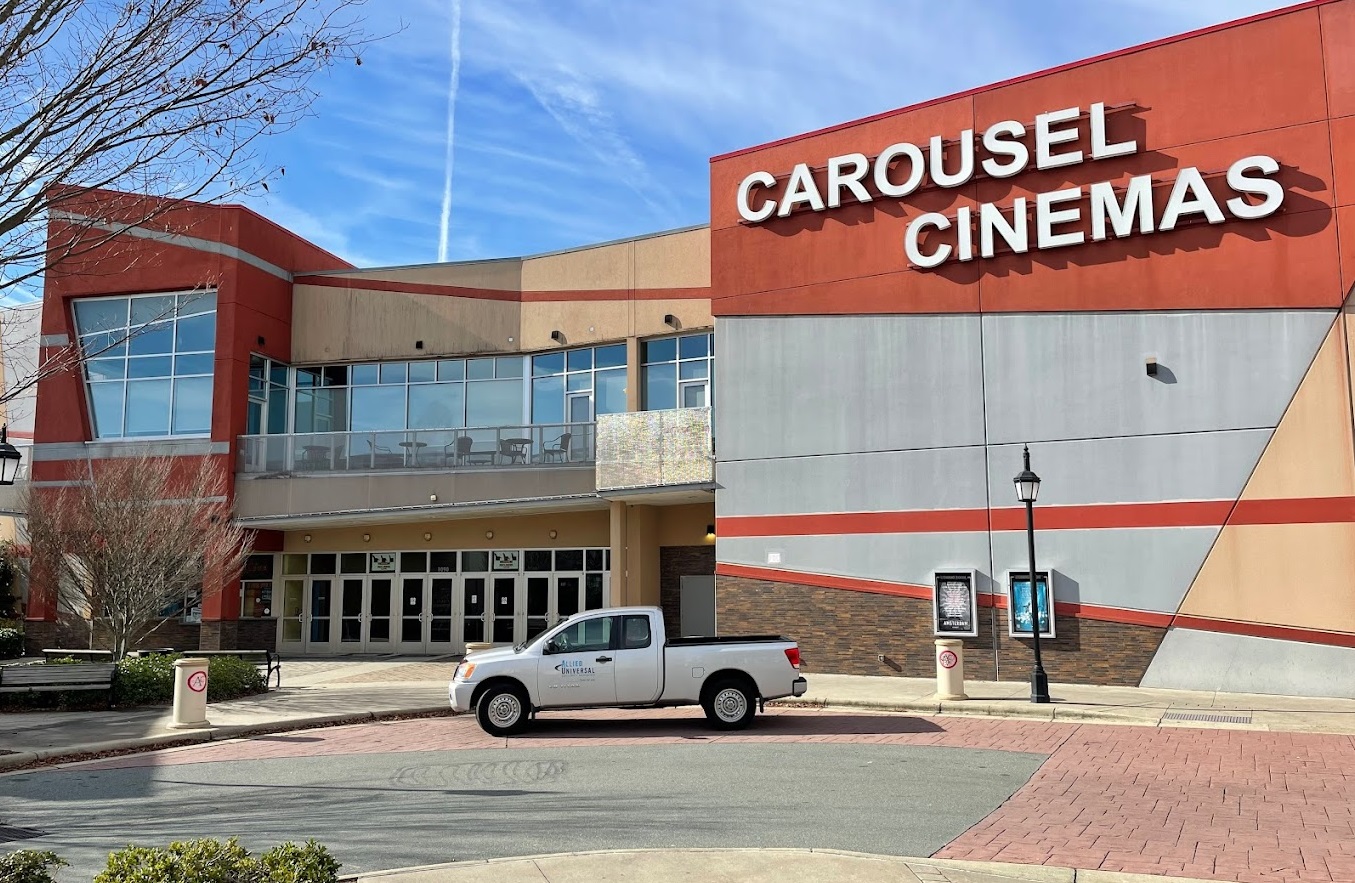 Pánico en cines de Burlington por presuntos disparos Qué Pasa