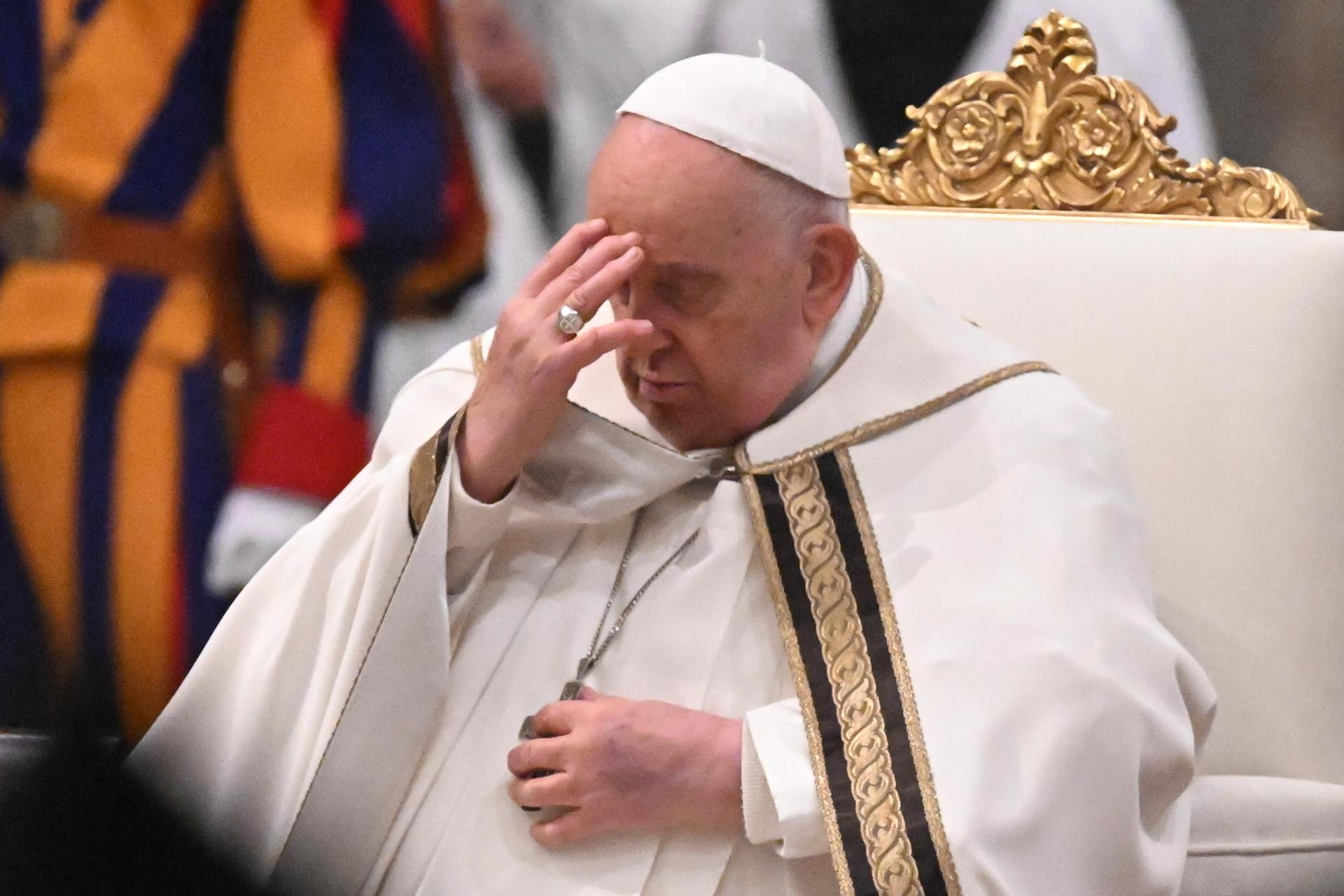El papa pide seguir rezando por el fin de las guerras en misa en ...
