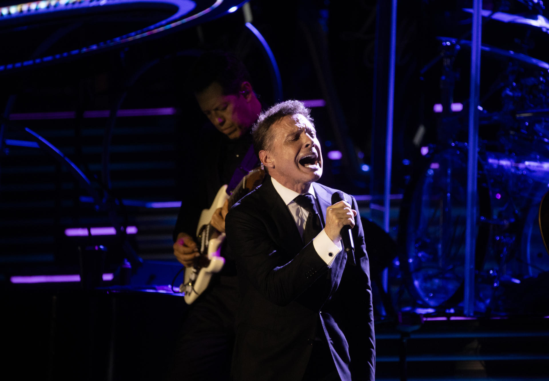 Luis Miguel arrancó su Tour 2024 en Santo Domingo entre dudas por  suspensión de la víspera | Qué Pasa, image size:1920x1332