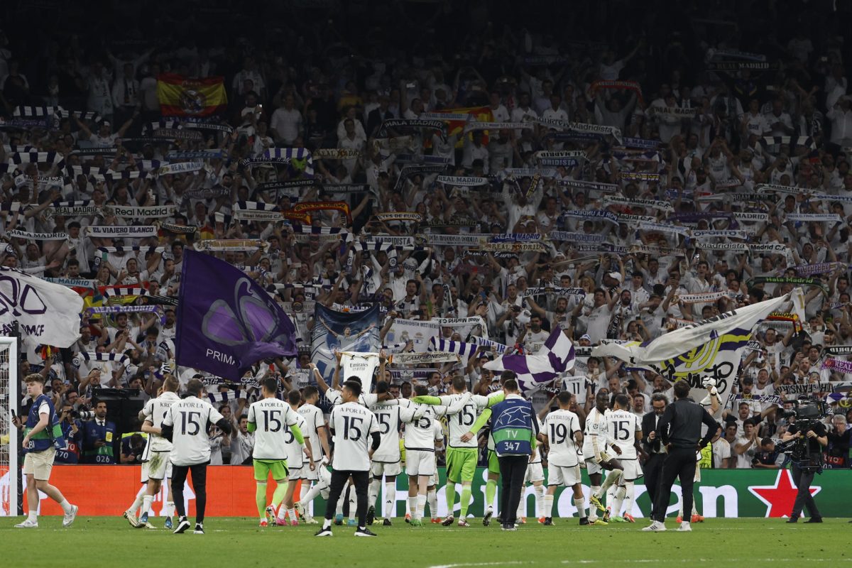 Los jugadores del Real Madrid celebran el pase a la final en un ...