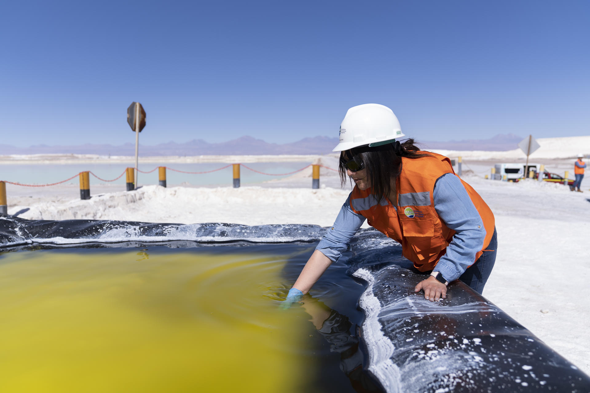 Chilenas Codelco y SQM logran acuerdo definitivo para explotar litio ...