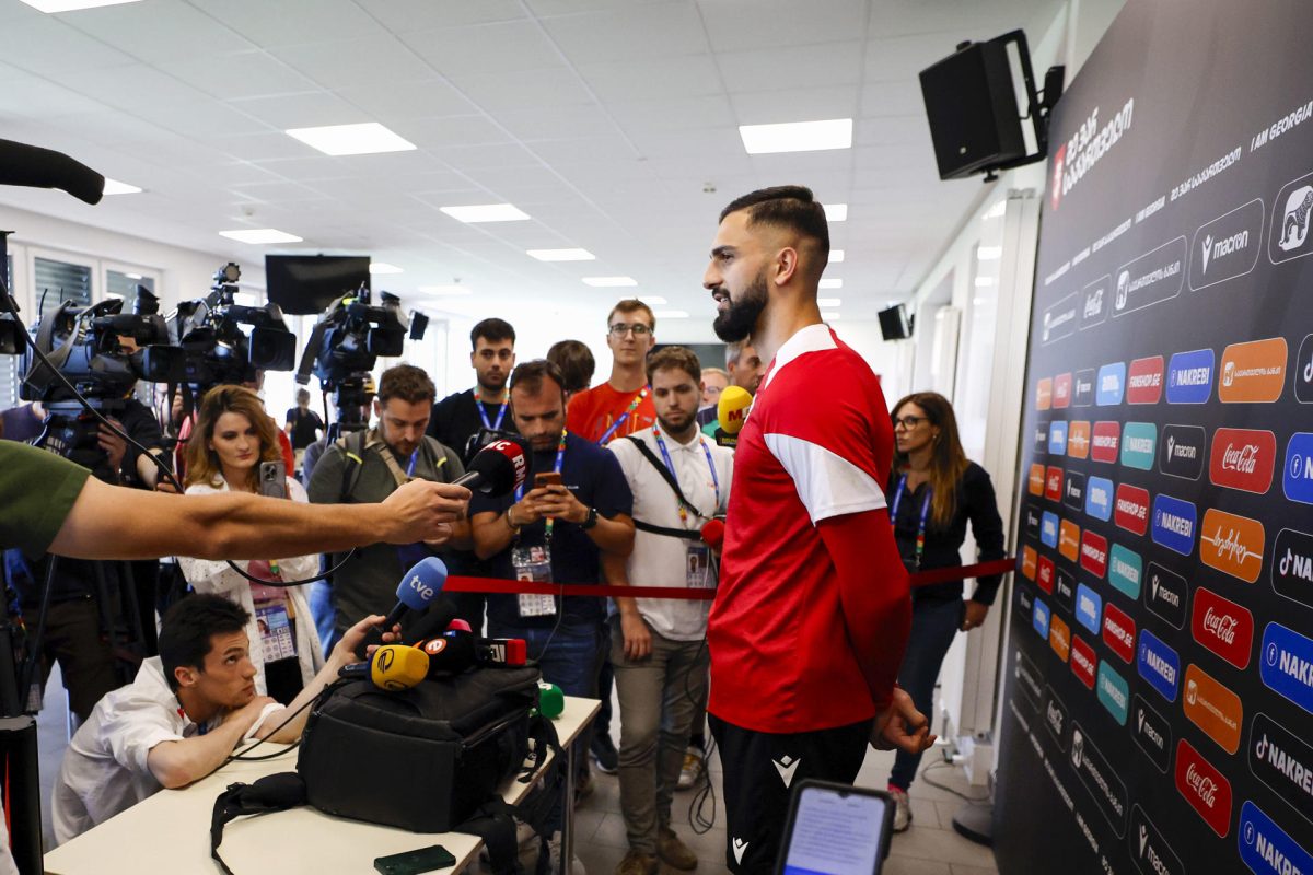 El exparamilitar Mancuso responde a Uribe que no hace parte de ningún  complot en su contra | Qué Pasa, image size:1200x800