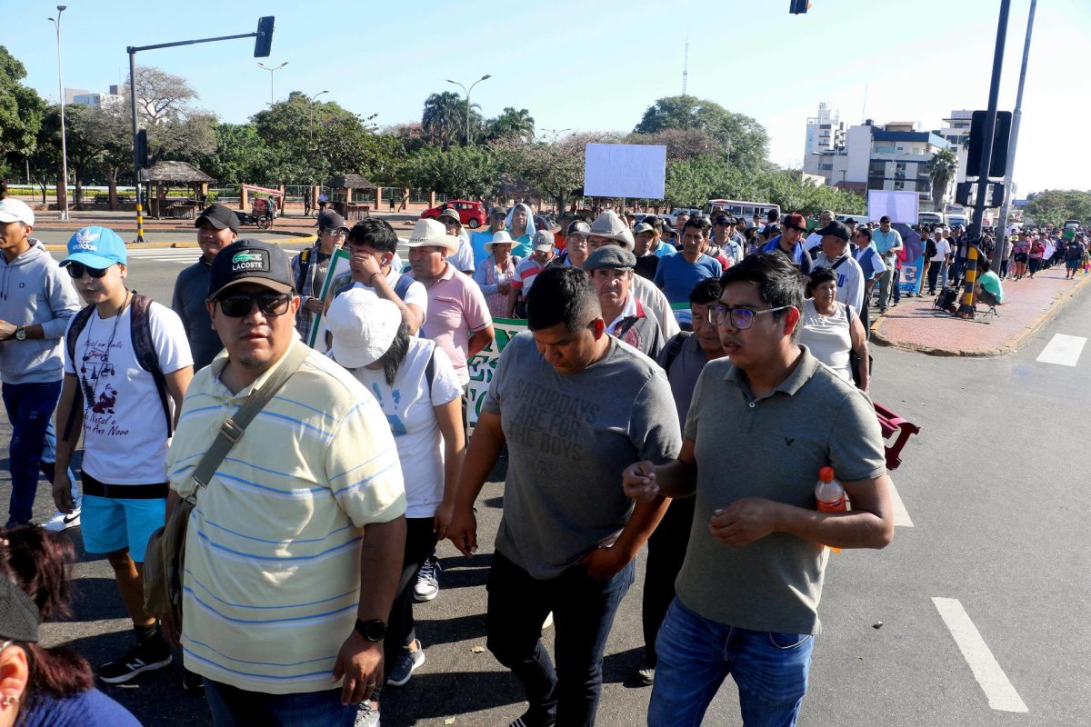Sectores protestan por la falta de dólares, combustible y alza de ...