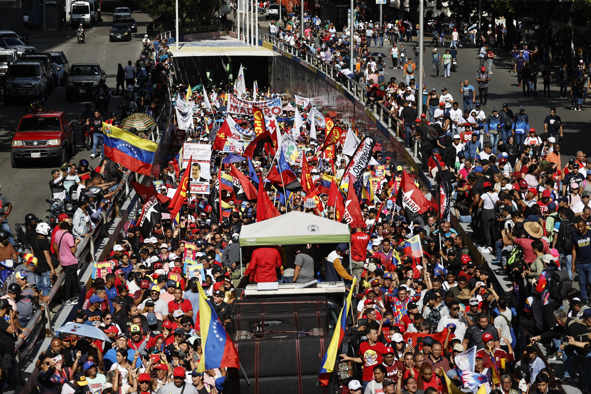 El chavismo se manifiesta en varias ciudades de Venezuela en apoyo a ...