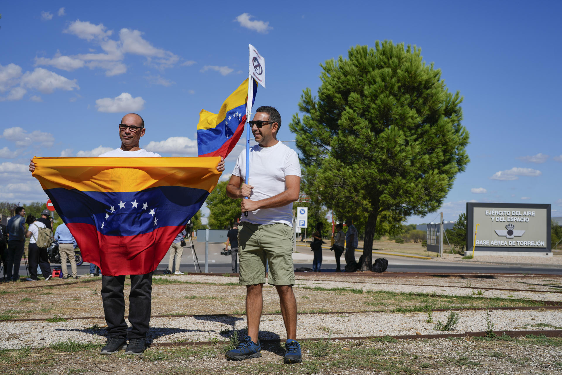 El opositor venezolano Edmundo González llega a Madrid para pedir asilo ...