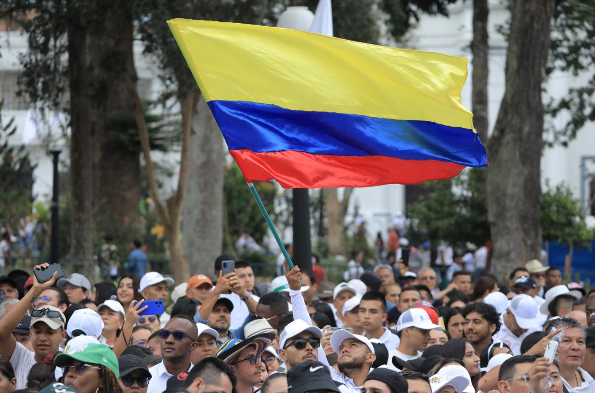 Miles de personas marchan por la paz y rechazan la violencia en el ...