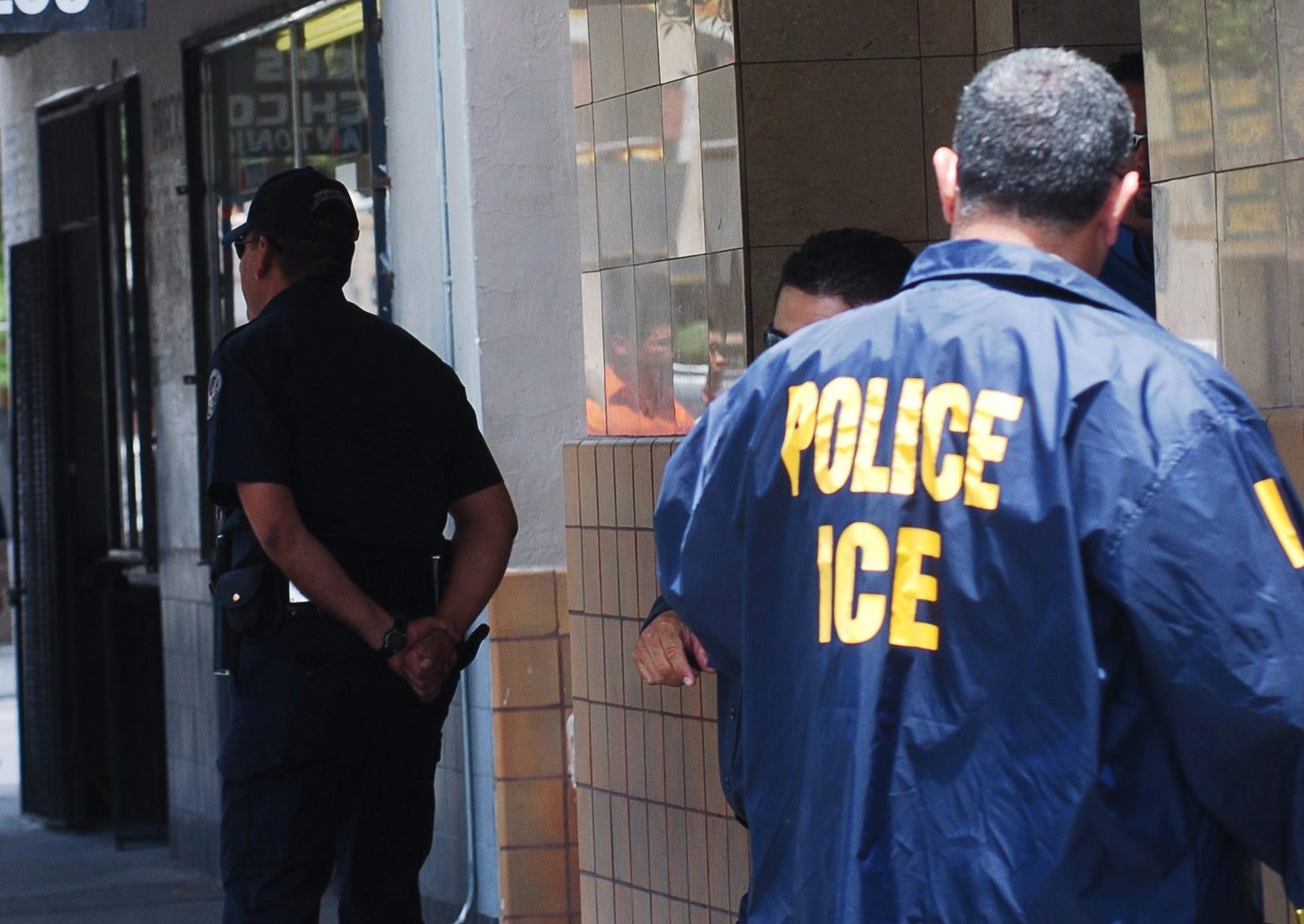 CE detiene a 12 mexicanos tras ingresar ilegalmente por Long Beach