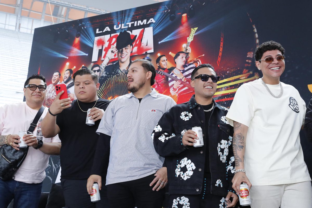 Los integrantes del grupo musical Firme, participan este martes durante una rueda de prensa en Ciudad de México (México). EFE/ Mario Guzmán
