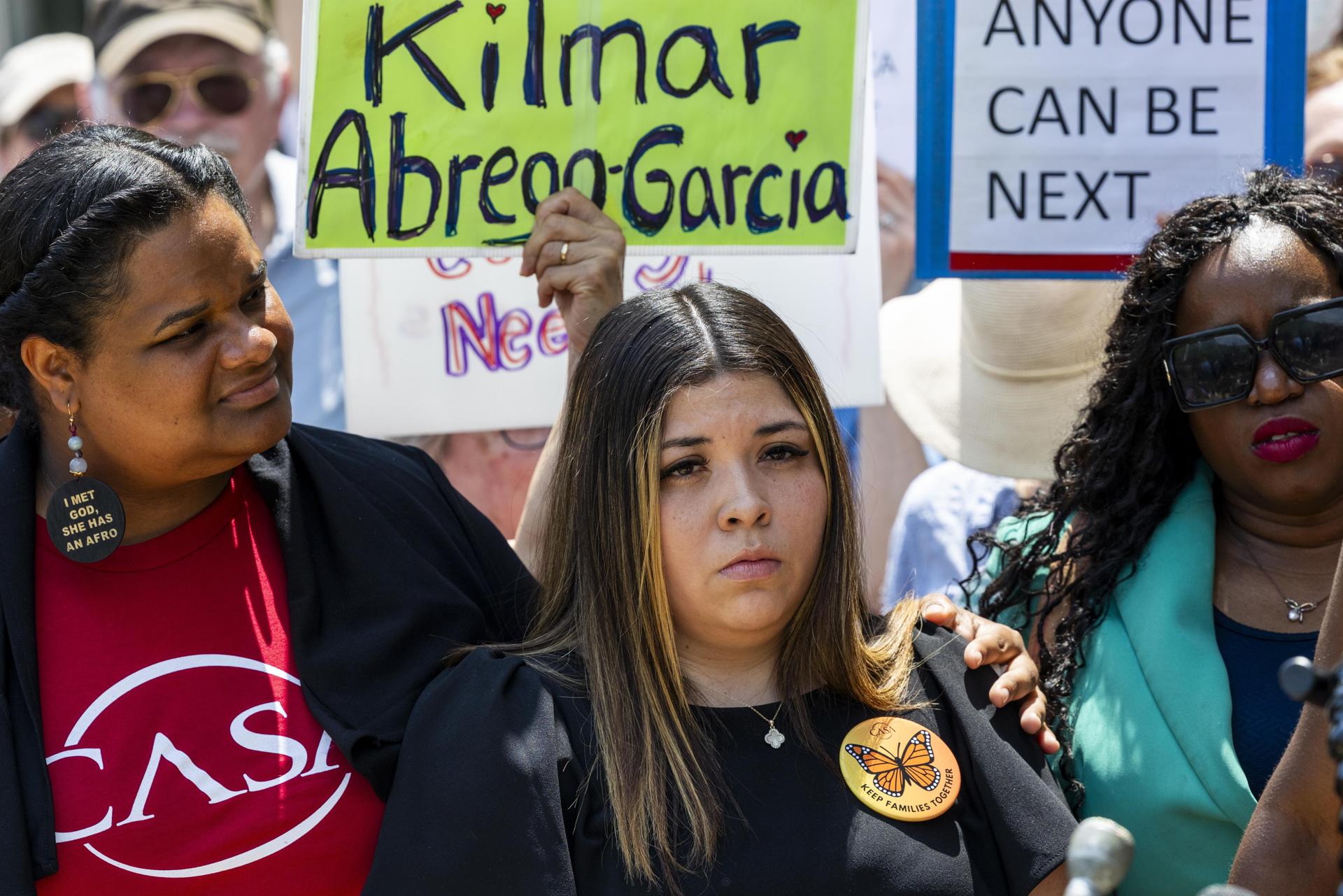 Juez ordena mantener en prisión al salvadoreño Ábrego García para ...