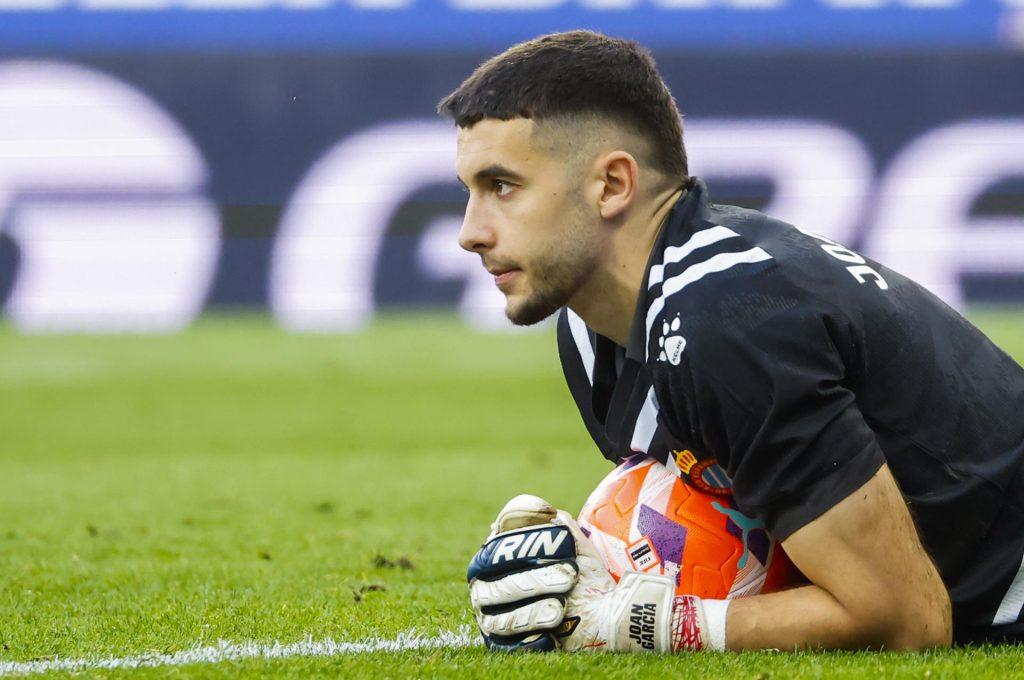 El portero Joan García durante un partido de LaLiga. EFE/Andreu Dalmau