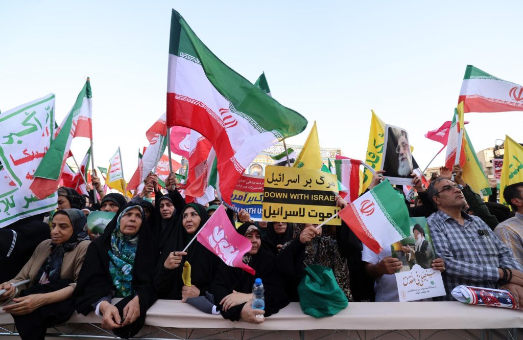 Protestas contra Israel este sábado en Teherán. EFE/EPA/ABEDIN TAHERKENAREH