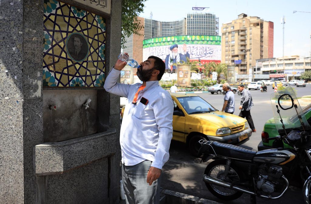 EFE/EPA/ABEDIN TAHERKENREH