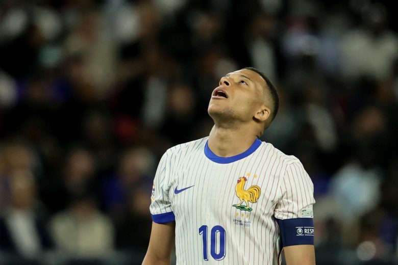 Francia investiga las donaciones de Mbappé a cinco policías franceses | Qué  Pasa