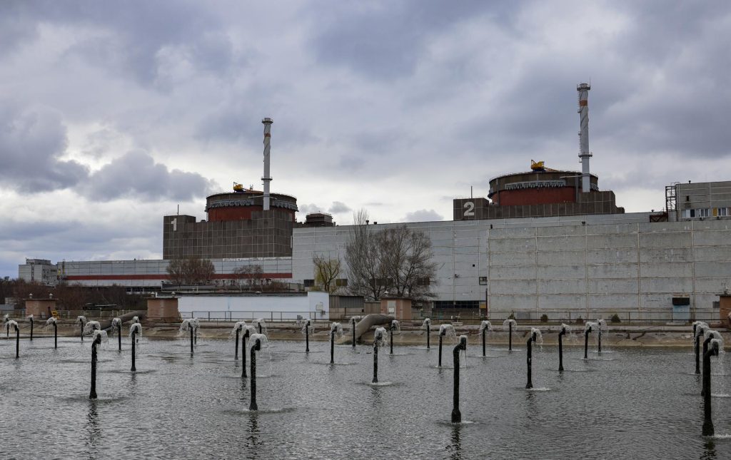 Foto de archivo de la Central Nuclear de Zaporiyia, sureste de Ucrania. EFE/EPA/SERGEI ILNITSKY