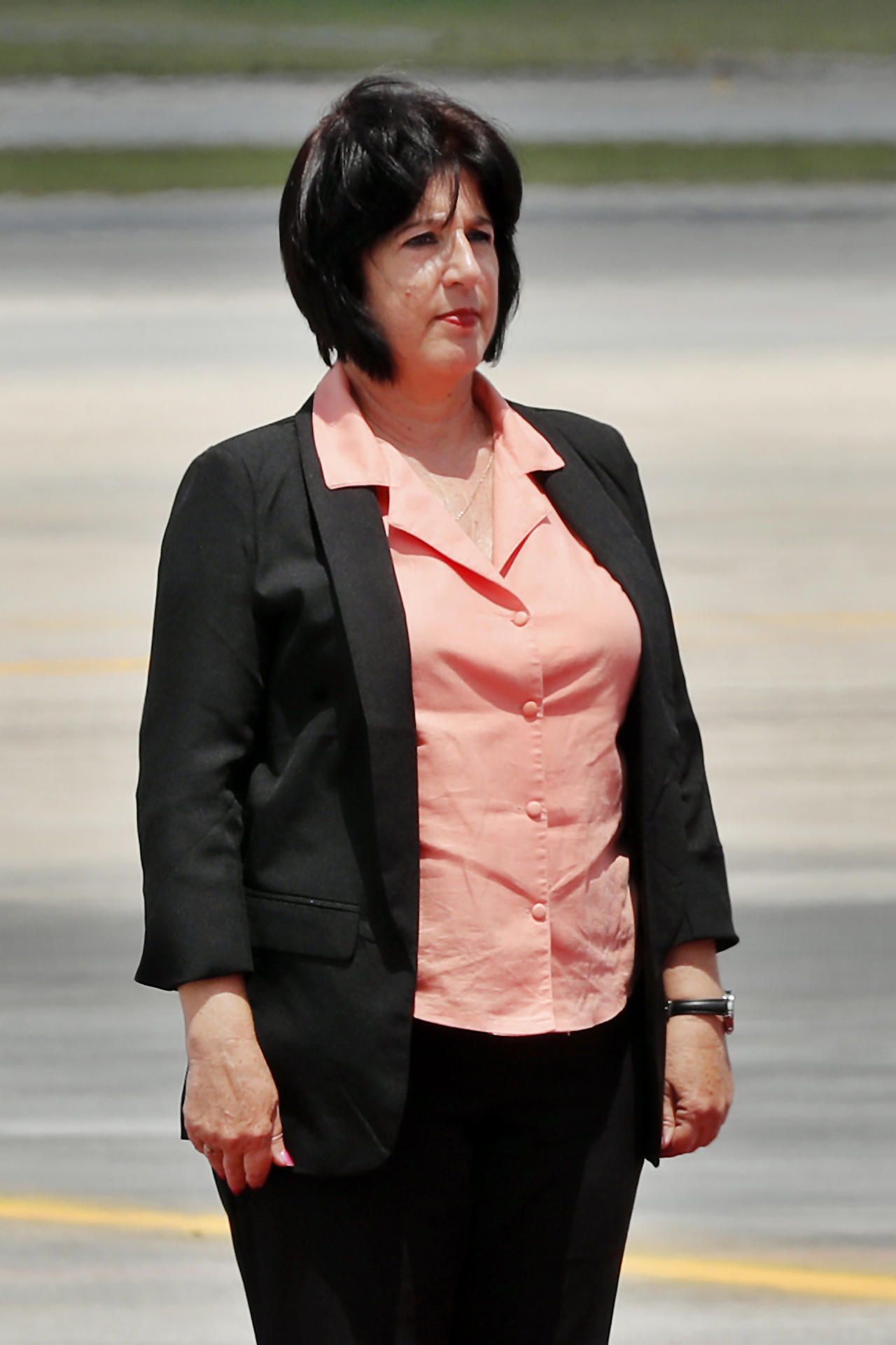 Renuncia la ministra cubana que negó la existencia de mendigos en la isla |  Qué Pasa