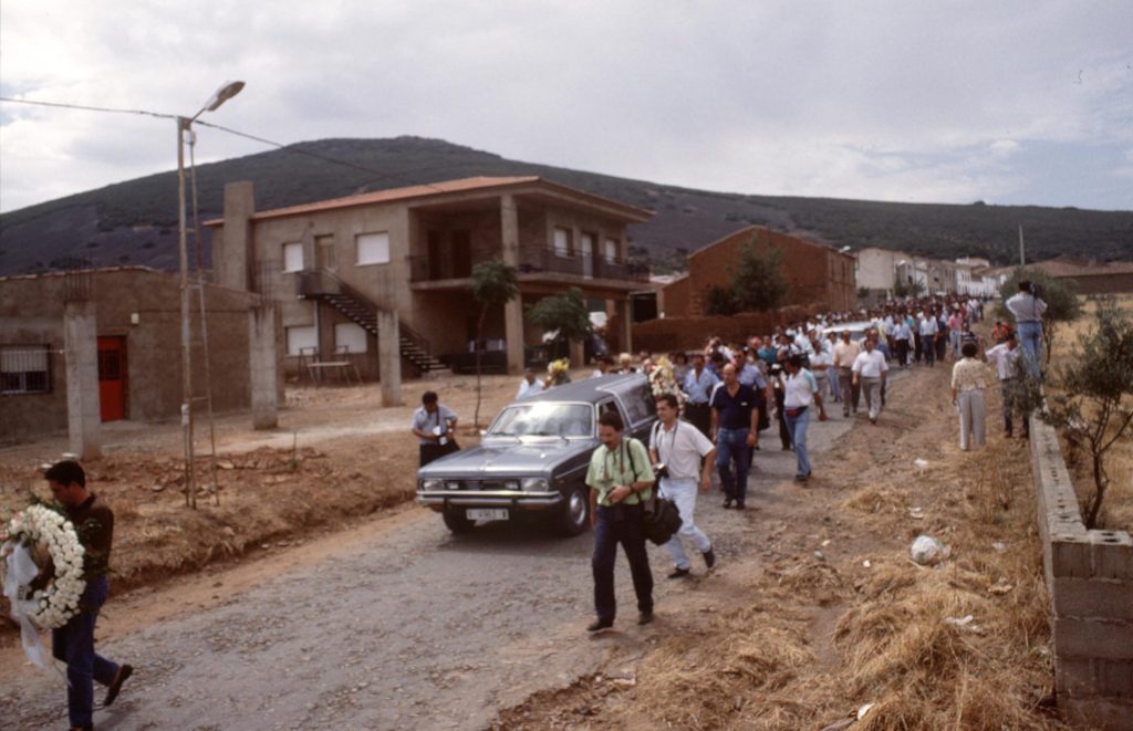 Entierro de cuatro de las víctimas del tiroteo emprendido por los hermanos Izquierdo en Puerto Hurraco. EFE/Archivo/Florencio González/aa