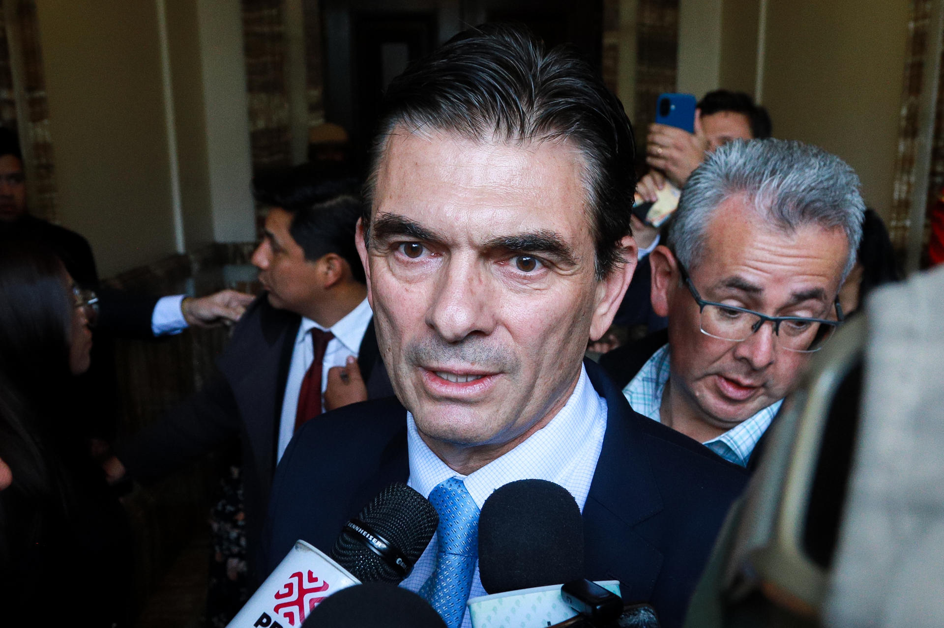 Arce se reúne con el candidato opositor Rodrigo Paz previo a la segunda ...