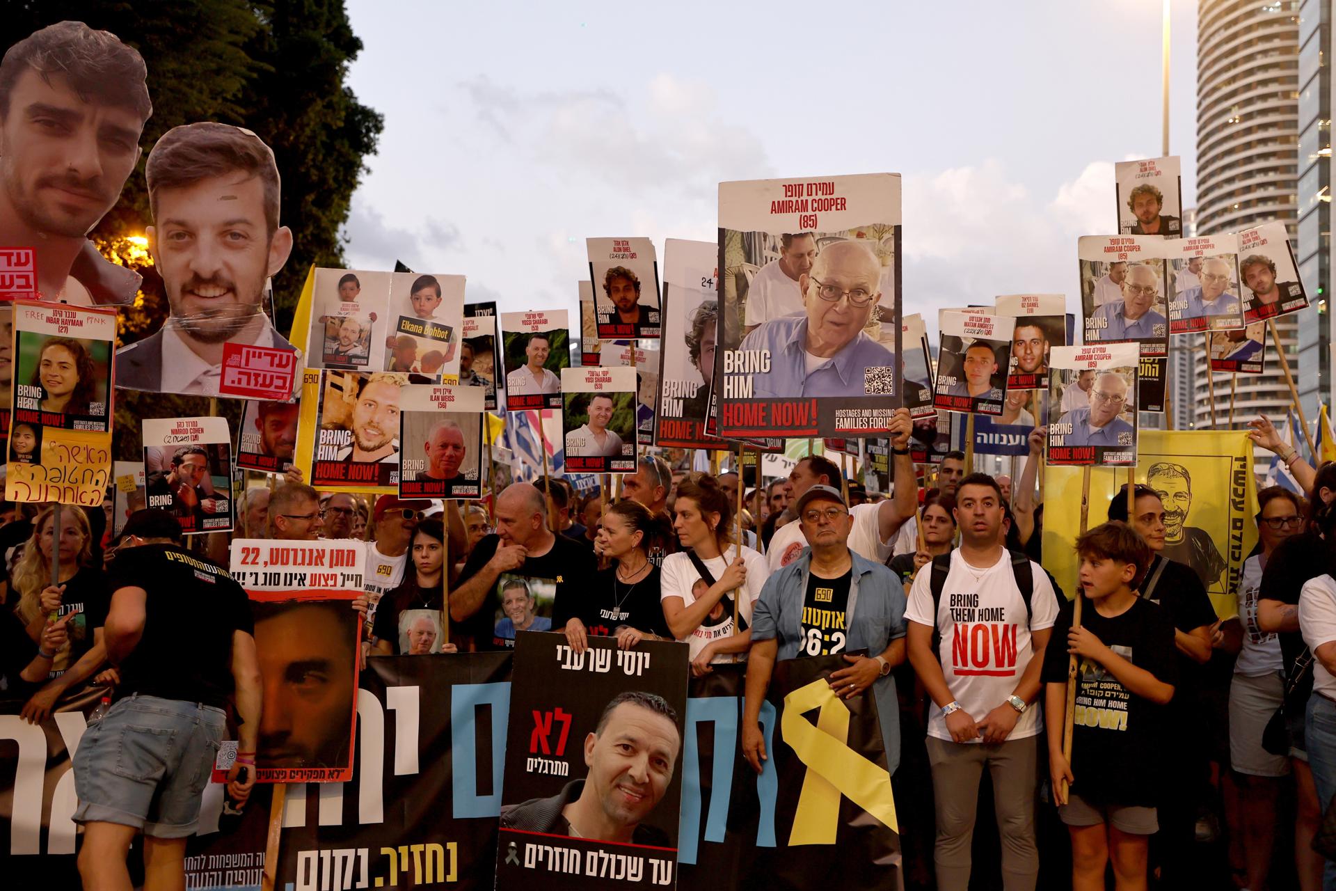Decenas de miles protestan en Tel Aviv contra la guerra y piden liberar ...