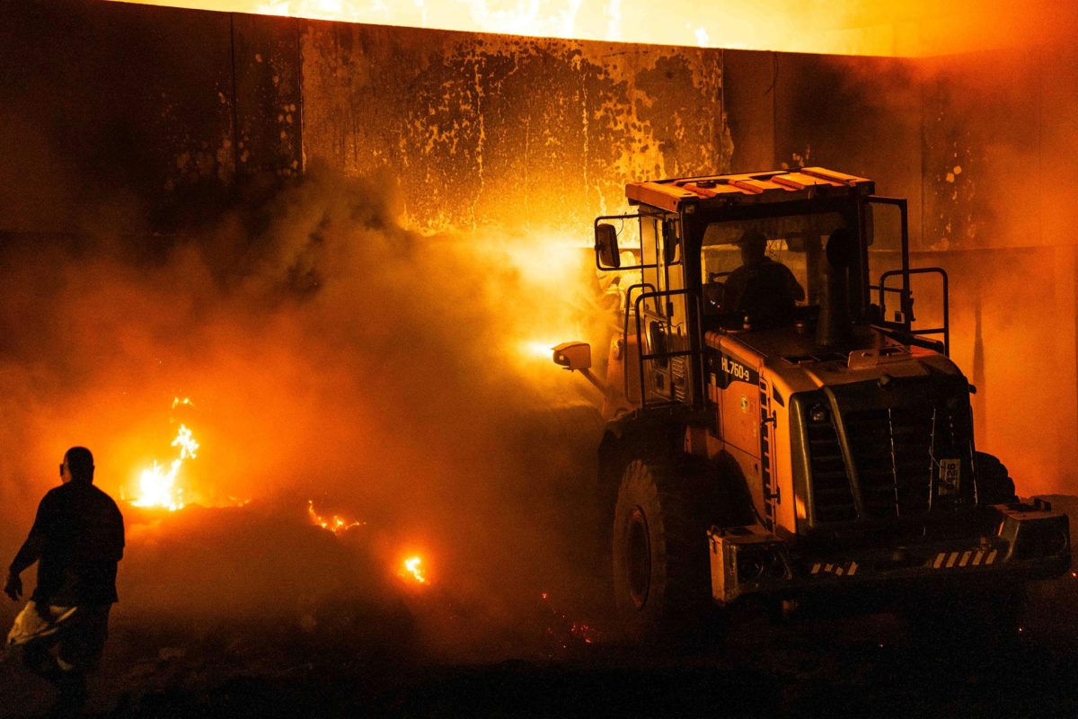 SIDNEY, 26/08/2025.- Un incendio destruyó el Parlamento de las Islas Marshall, en la capital Majuro, pese a los esfuerzos de los bomberos que trabajaron durante horas para sofocar las llamas tras recibir una alerta a medianoche del martes. EFE/Chewy Lin *****SOLO USO EDITORIAL/SOLO DISPONIBLE PARA ILUSTRAR LA NOTICIA QUE ACOMPAÑA (CRÉDITO OBLIGATORIO) *****
