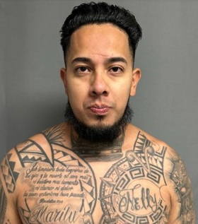 Agentes del ICE en Cary arrestaron el 20 de septiembre a Carlos Heriberto Mendoza-Martínez, un ciudadano mexicano de 31 años y miembro documentado de la pandilla Norteños, con un amplio historial criminal en Carolina del Norte.