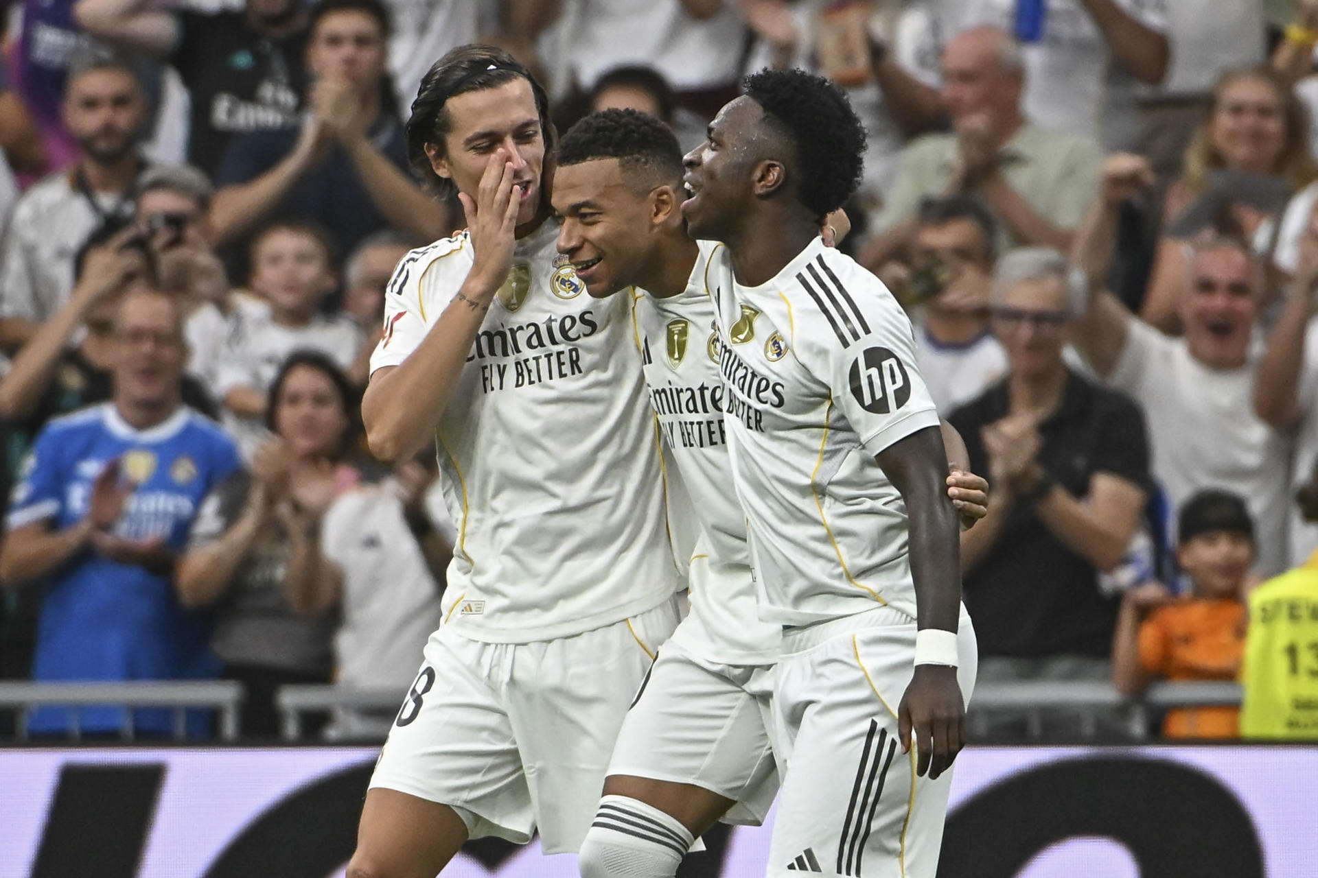 Militao y Mbappé mantienen el pleno del Real Madrid (2-0) | Qué Pasa