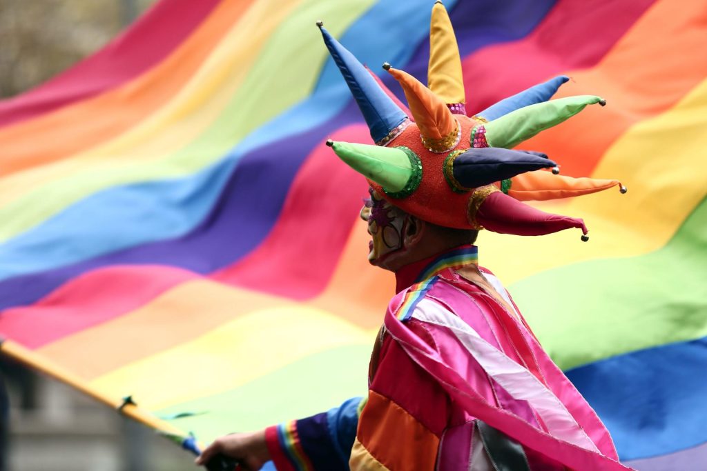 Una manifestación por los derechos LGTBI en una imagen de archivo. EFE/Hugo Ortuño