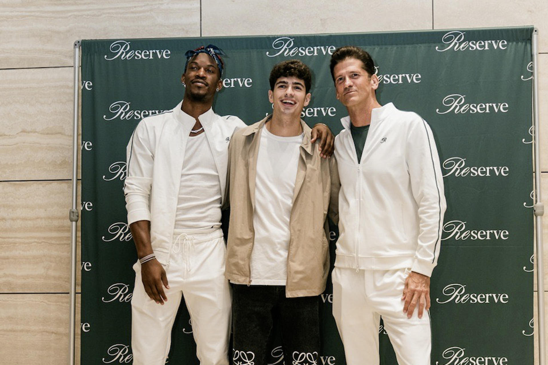 ジミー・バトラーは、マルベラのためにリザーブパドルでNBAを変更します