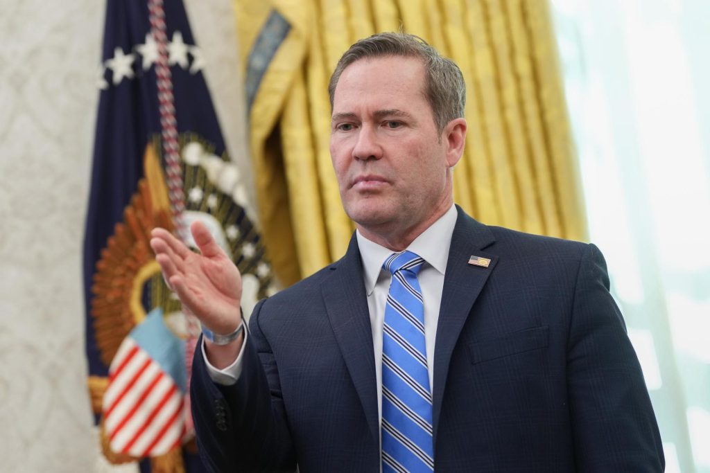 Foto de archivo del exasesor de Seguridad Nacional del presidente Donald Trump Michael Waltz. EFE/CHRIS KLEPONIS / POOL