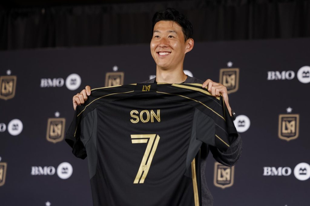 El jugador surcoreano Son Heung-min durante su presentación como nuevo jugador de Los Angeles Football Club (LAFC) el pasado 6 de agosto.EFE/EPA/CAROLINE BREHMAN