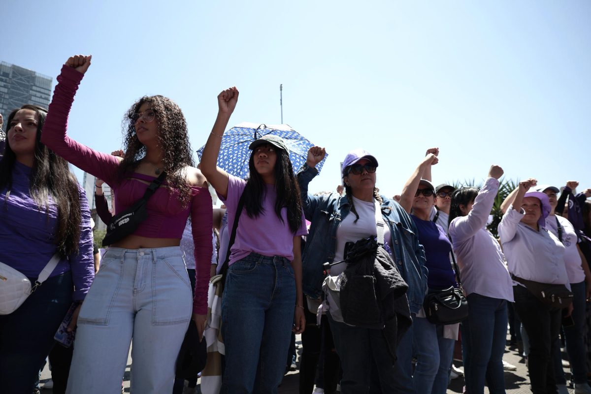 Miles marchan en ciudades de México para pedir por los derechos de la ...