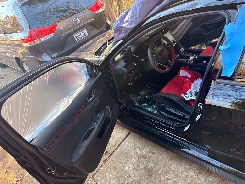 Joven arrestado por el CBP y ICE en Charlotte denuncia racismo – quepasamedia.com