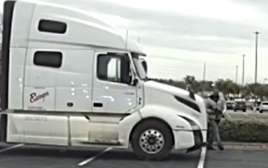 Un juez federal denunció penalmente a Willie Edward McGee, Jr., a quien las autoridades acusan de robo bancario en Zebulon.