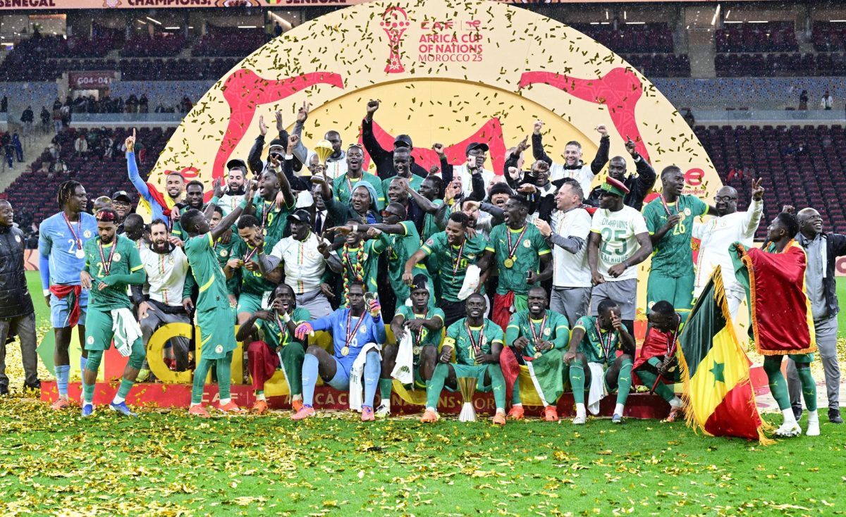 Los jugadores de Senegal celebran en título en Rabat, Marruecos. EFE/EPA/JALAL MORCHIDI 