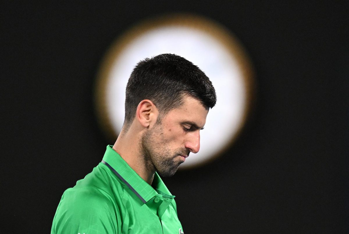 El serbio Novak Djokovic durante el partido que ganó al neerlandés Botic Van De Zandschulp en la tercera ronda del Abierto de Australia. EFE/EPA/LUKAS COCH AUSTRALIA AND NEW ZEALAND OUT 