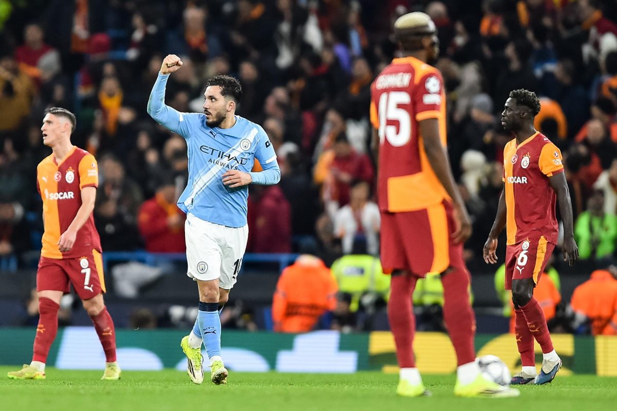 Pese a no depender de sí mismo, el Manchester City hizo los deberes, venció al Galatasaray (2-0) y estará en los octavos de final clasificado entre los ocho primeros de la clasificación. EFE/EPA/PETER POWELL 