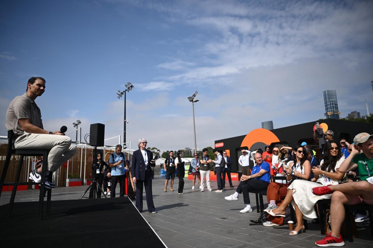 El extenista español Rafael Nadal habla en una rueda de prensa durante un evento del Abierto de Australia 2026 en el Melbourne Park. EFE/EPA/JOEL CARRETT 