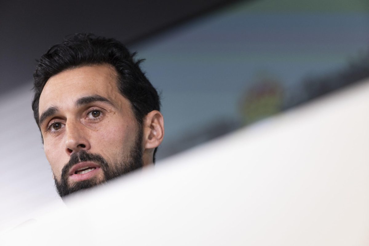 El técnico del Real Madrid, Álvaro Arbeloa, durante la rueda de prensa posterior al entrenamiento del equipo de este viernes en la Ciudad Deportiva de Valdebebas para preparar el partido de LaLiga contra el Levante, que juega mañana, sábado, en el estadio Bernabéu. EFE/Sergio Pérez