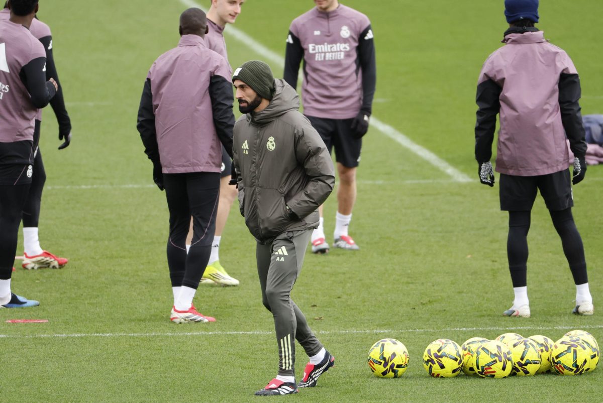 El entrenador del Real Madrid, Álvaro Arbeloa, durante la sesión de trabajo de este viernes, con vistas al choque contra la Real Sociedad de este fin de semana. EFE/ Mariscal 