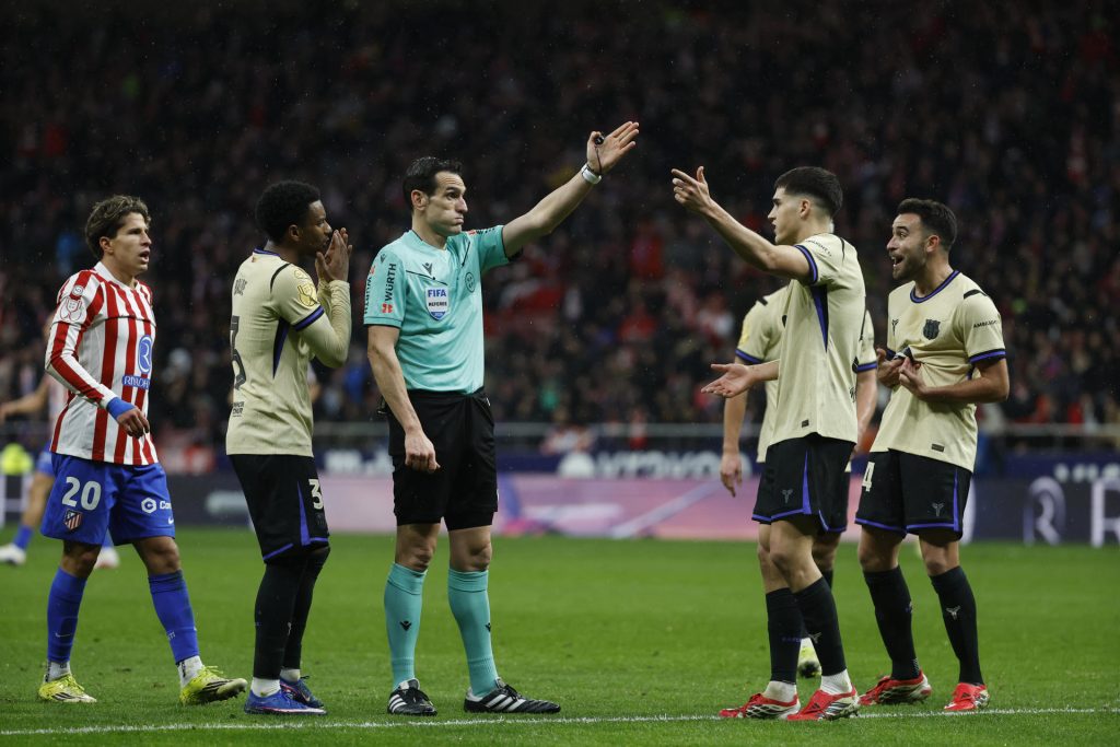 Yuste, presidente del Barcelona: «Lo del VAR fue una vergüenza, pediremos explicaciones»