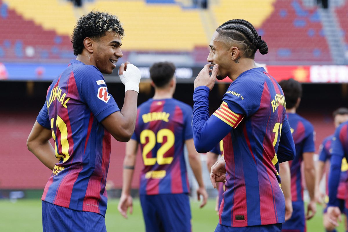 El delantero del Barcelona Lamine Yamal celebra su segundo gol contra el Villarreal, durante el partido de la jornada 26 de LaLiga entre el Barcelona y el Villarreal, este sábado en el estadio Spotify Camp Nou en Barcelona.-EFE/ Toni Albir