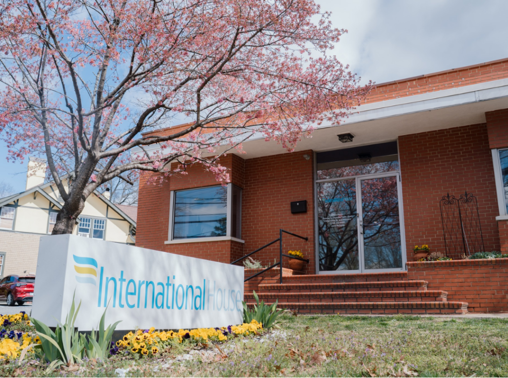 Internation House Rmc Ofrecen oportunidad laboral en International House | Qué Pasa