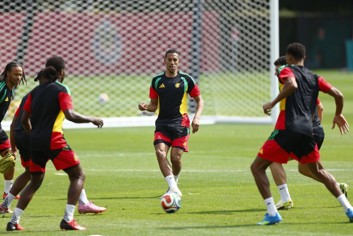 Jugadores de la selección de Jamaica participan en un entrenamiento este lunes, en la ciudad de Guadalajara (México). EFE/ Francisco Guasco 