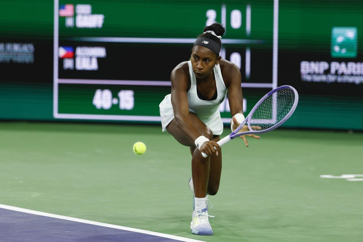 La estadounidense Coco Gauff se despidió este domingo del Masters 1.000 de Indian Wells debido a una lesión cuando enfrentaba a la filipina Alexandra Eala. EFE/EPA/JOHN G. MABANGLO 