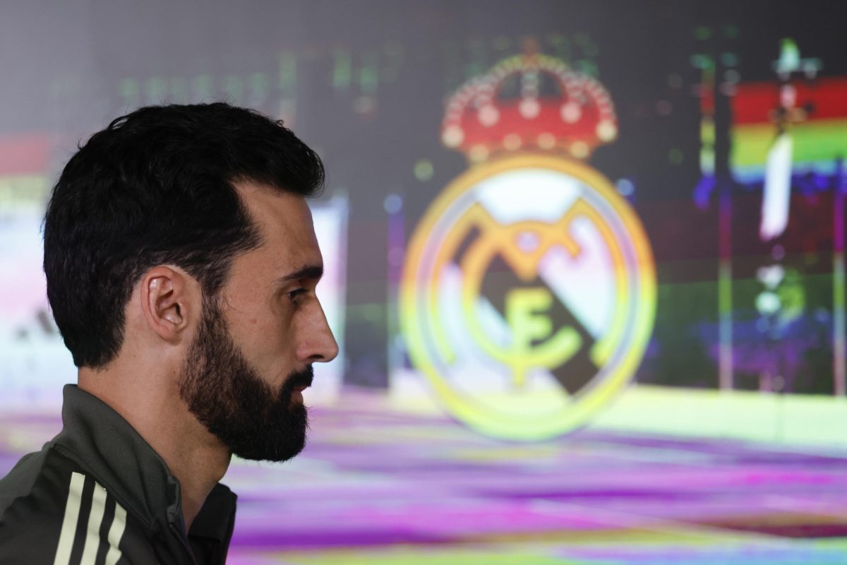 Álvaro Arbeloa, entrenador del Real Madrid, durante la rueda de prensa celebrada tras el entrenamiento del equipo en el Complejo Deportivo de Valdebebas, en Madrid, España, el 13 de marzo de 2026, con el fin de preparar el próximo partido de LaLiga contra el Elche FC el 14 de marzo. EFE/ Javier Lizon 