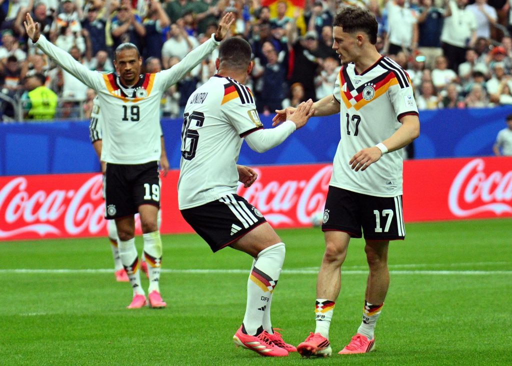 Deniz Undav de Alemania (C) celebra marcar el 6-1 con su compañero Florian Wirtz durante el partido de la fase de grupos de la Copa Mundial de la FIFA 2026. EFE/EPA/SAM WASSON 