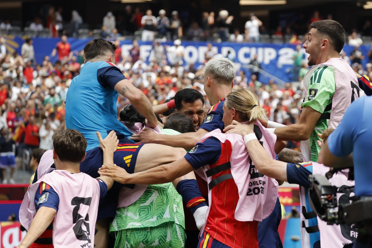 Jugadores de España celebran un gol este viernes, en un partido de cuartos de final del Mundial de la FIFA 2026 entre España y Bélgica en el estadio SoFi en Los Ángeles (Estados Unidos). EFE/ Lavandeira Jr 